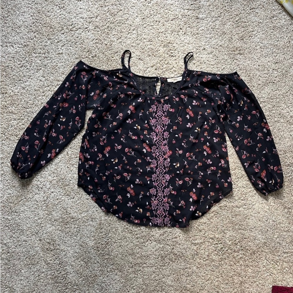Rewind Cold Shoulder Floral Top – Size M